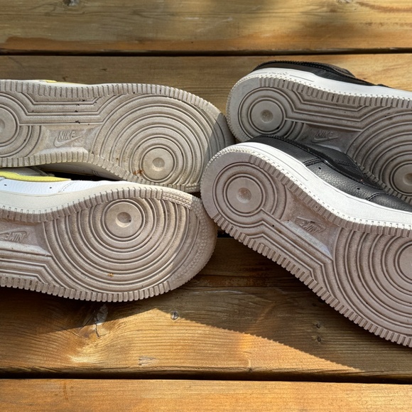 2 pairs of Nike Air Force 1 women size 6.5 - Picture 4 of 10